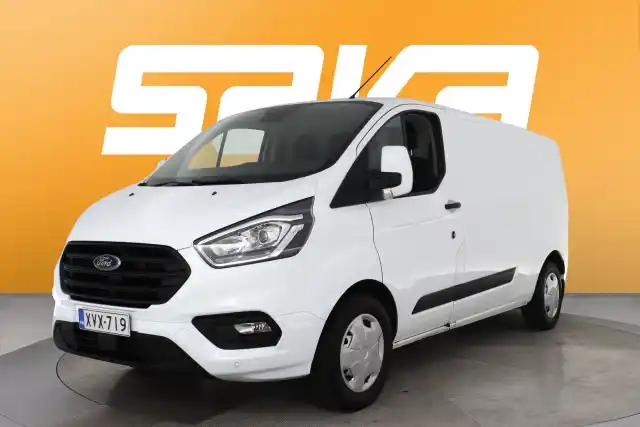 Valkoinen Pakettiauto, Ford Transit Custom – XVX-719