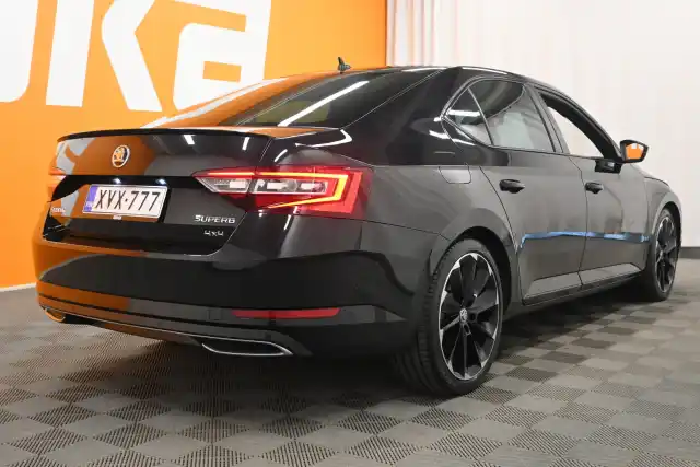 Musta Sedan, Skoda Superb – XVX-777