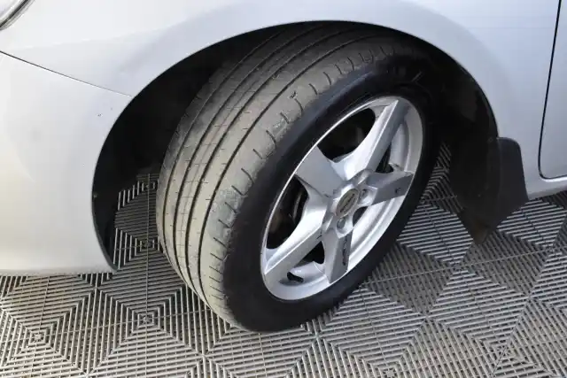 Hopea Sedan, Toyota Corolla – XVY-423