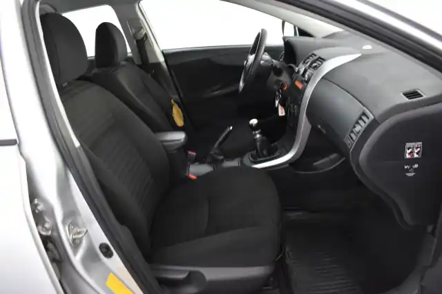 Hopea Sedan, Toyota Corolla – XVY-423