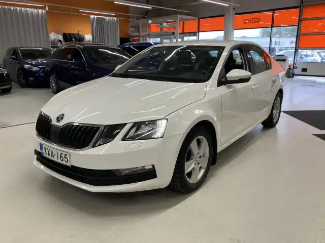 Valkoinen Viistoperä, Skoda Octavia – XXA-165