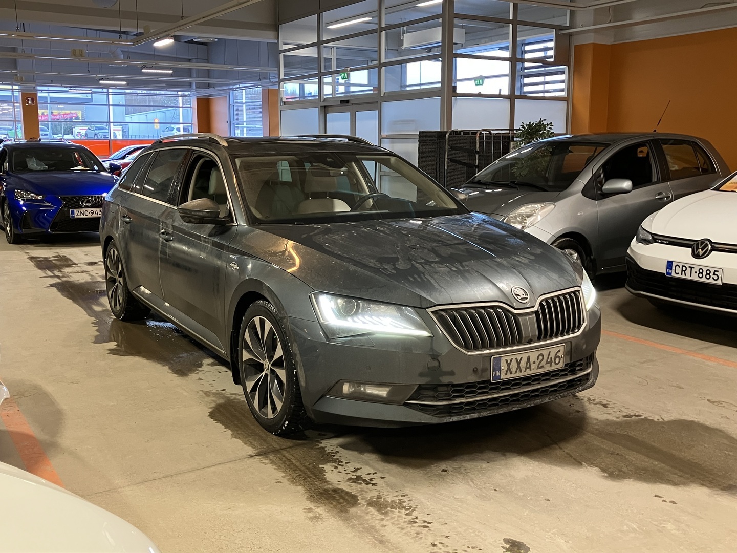 Harmaa Farmari, Skoda Superb – XXA-246