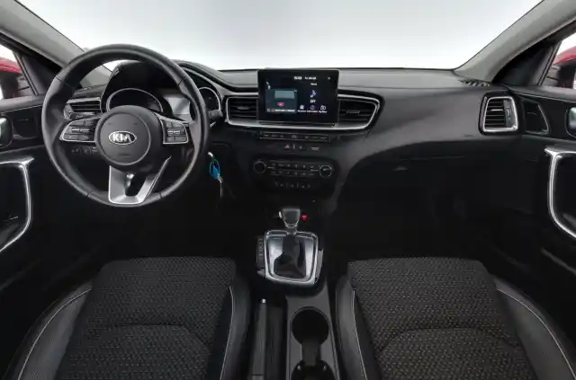 Punainen Farmari, Kia Ceed – XXA-514