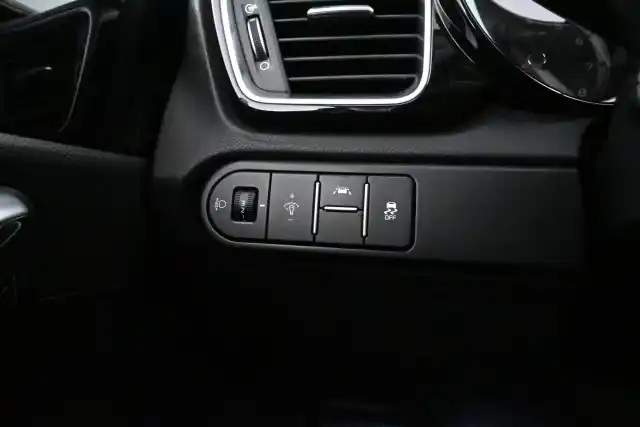 Punainen Farmari, Kia Ceed – XXA-514
