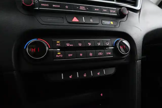 Punainen Farmari, Kia Ceed – XXA-514