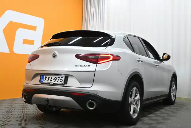 Harmaa Farmari, Alfa Romeo Stelvio – XXA-975