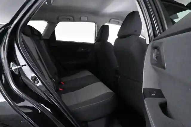 Musta Farmari, Toyota Auris – XXC-253