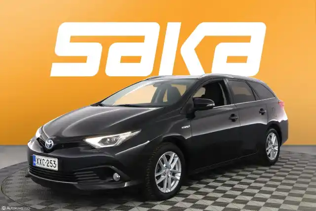 Musta Farmari, Toyota Auris – XXC-253