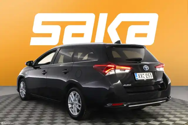Musta Farmari, Toyota Auris – XXC-253