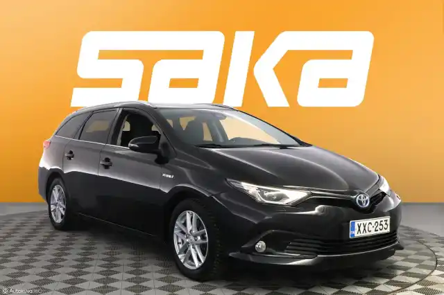Musta Farmari, Toyota Auris – XXC-253