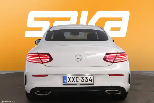 Valkoinen Coupe, Mercedes-Benz C – XXC-334