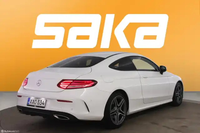 Valkoinen Coupe, Mercedes-Benz C – XXC-334