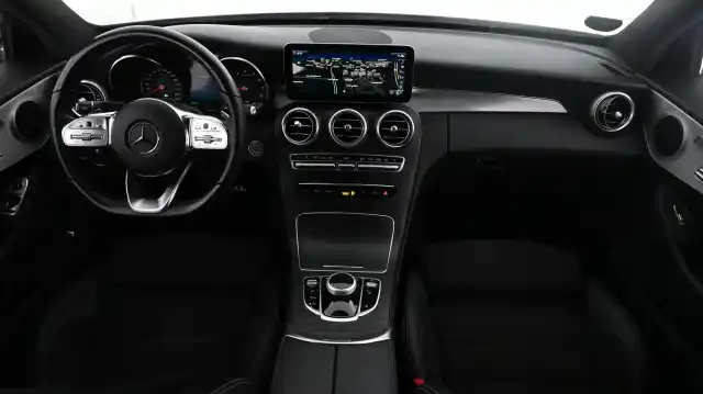 Valkoinen Coupe, Mercedes-Benz C – XXC-334