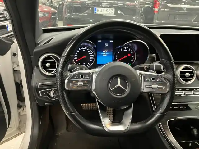 Valkoinen Coupe, Mercedes-Benz C – XXC-334