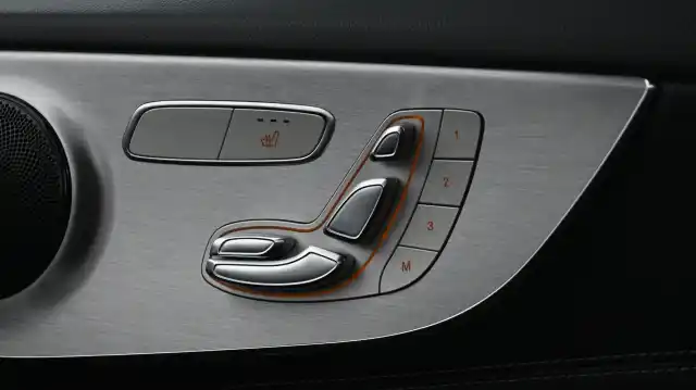 Valkoinen Coupe, Mercedes-Benz C – XXC-334