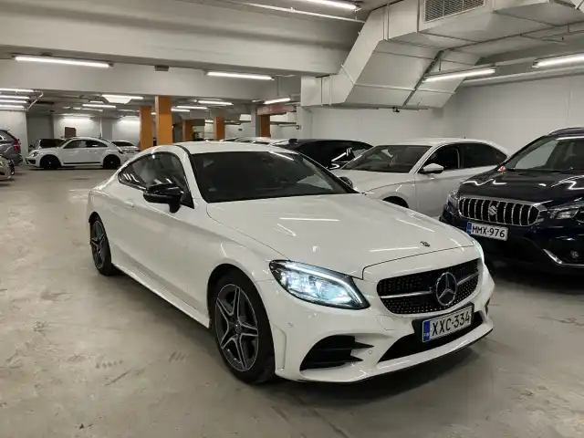 Valkoinen Coupe, Mercedes-Benz C – XXC-334