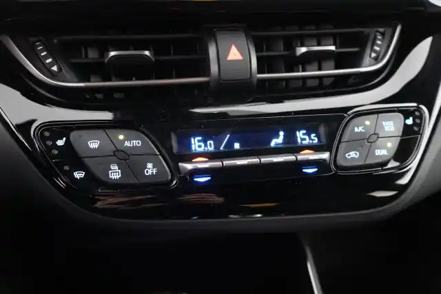 Punainen Maastoauto, Toyota C-HR – XXE-101