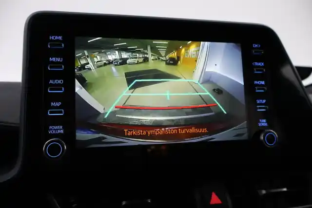Punainen Maastoauto, Toyota C-HR – XXE-101