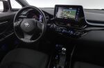 Punainen Maastoauto, Toyota C-HR – XXE-101, kuva 10