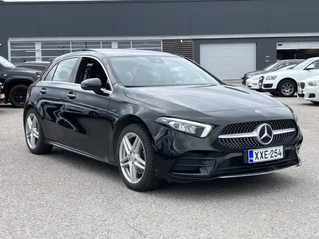 Musta Viistoperä, Mercedes-Benz A – XXE-254