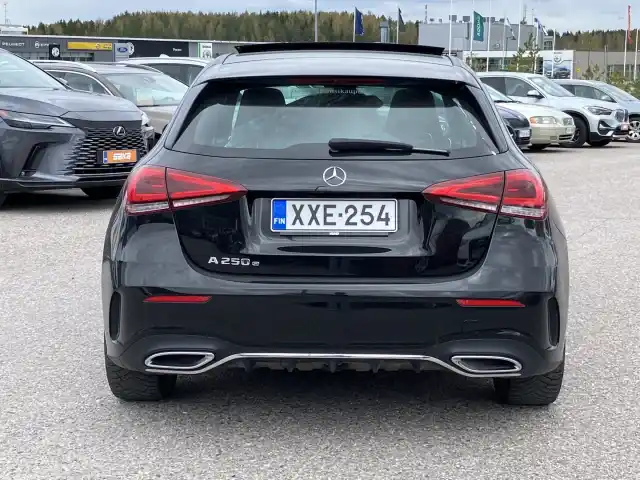 Musta Viistoperä, Mercedes-Benz A – XXE-254