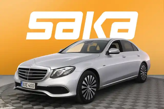 Harmaa Sedan, Mercedes-Benz E – XXE-400