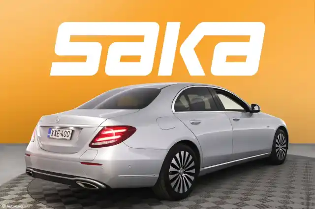 Harmaa Sedan, Mercedes-Benz E – XXE-400