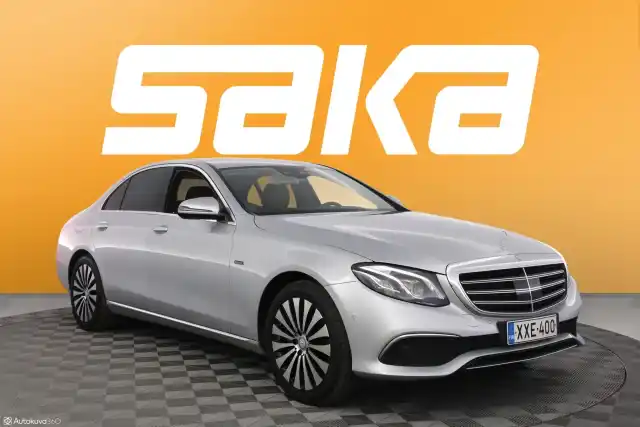 Harmaa Sedan, Mercedes-Benz E – XXE-400