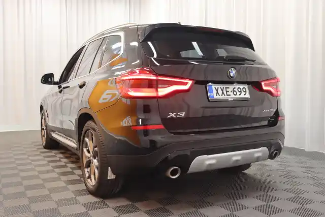 Musta Maastoauto, BMW X3 – XXE-699