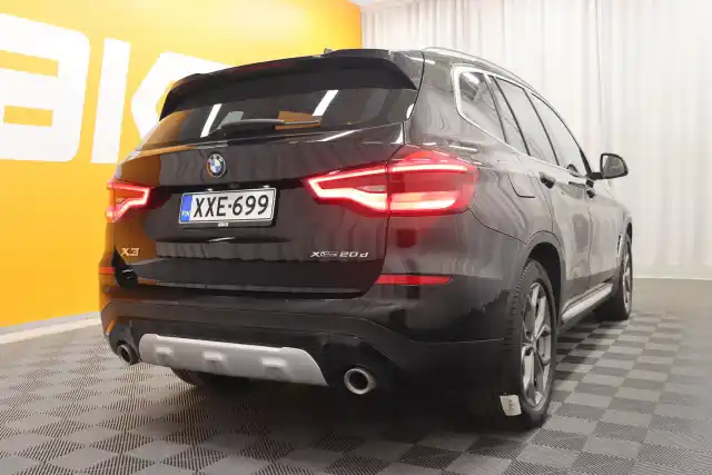 Musta Maastoauto, BMW X3 – XXE-699