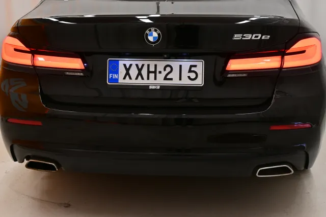 Musta Sedan, BMW 530 – XXH-215