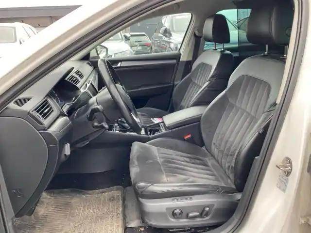 Valkoinen Farmari, Skoda Superb – XXH-438