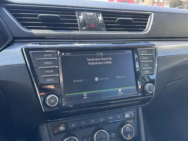 Valkoinen Farmari, Skoda Superb – XXH-438