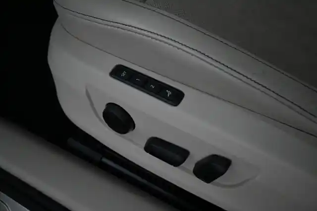 Vihreä Sedan, Skoda Superb – XXJ-468