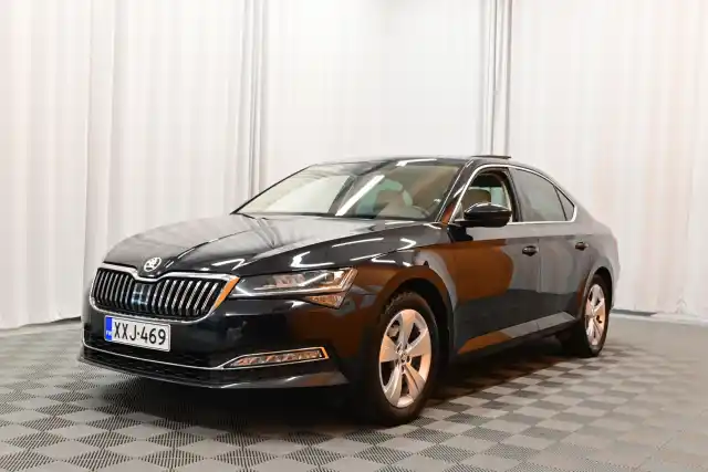 Musta Sedan, Skoda Superb – XXJ-469