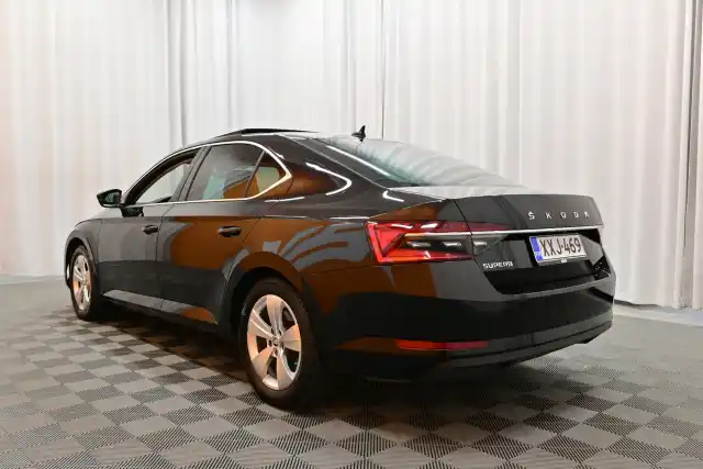 Musta Sedan, Skoda Superb – XXJ-469