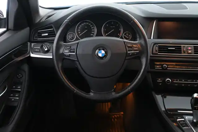 Musta Farmari, BMW 530 – XXK-514