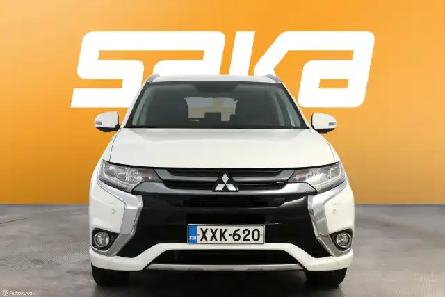 Valkoinen Maastoauto, Mitsubishi Outlander PHEV – XXK-620