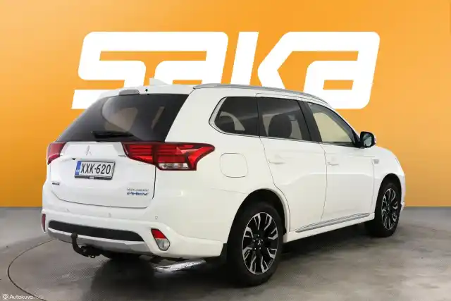 Valkoinen Maastoauto, Mitsubishi Outlander PHEV – XXK-620