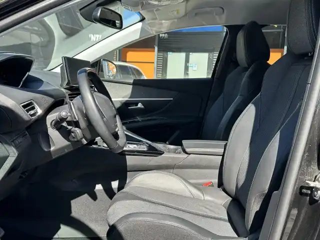 Musta Maastoauto, Peugeot 3008 – XXK-804