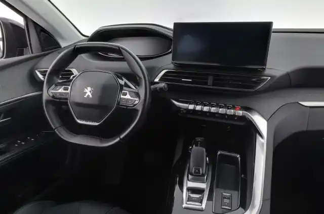 Musta Maastoauto, Peugeot 5008 – XXK-889