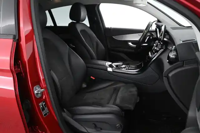 Punainen Coupe, Mercedes-Benz GLC – XXO-470