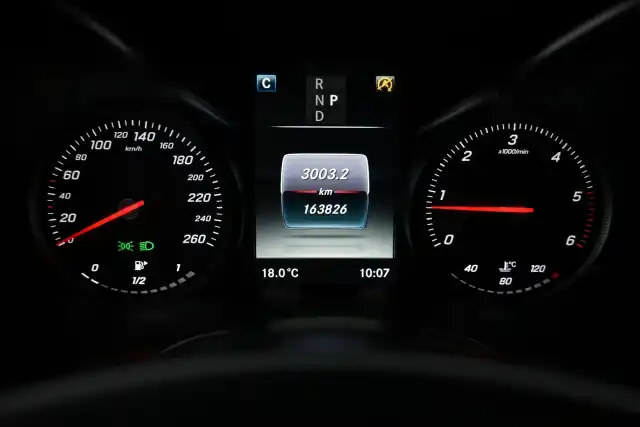 Punainen Coupe, Mercedes-Benz GLC – XXO-470