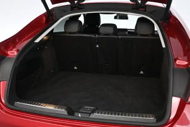 Punainen Coupe, Mercedes-Benz GLC – XXO-470