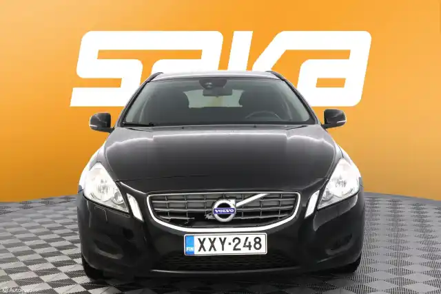 Musta Farmari, Volvo V60 – XXY-248