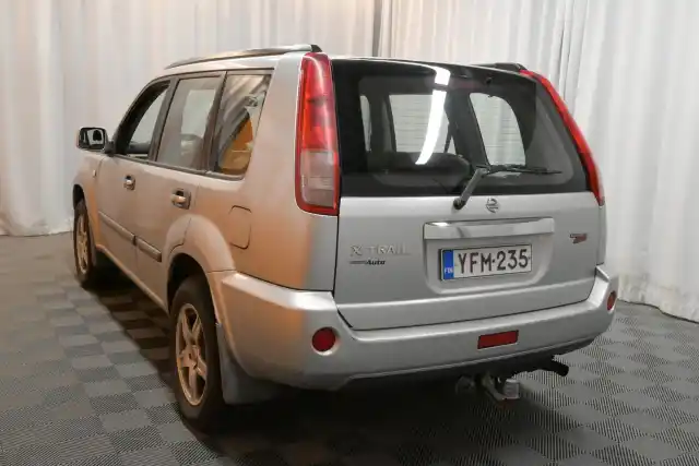 Hopea Henkilöauto, Nissan X-TRAIL – YFM-235