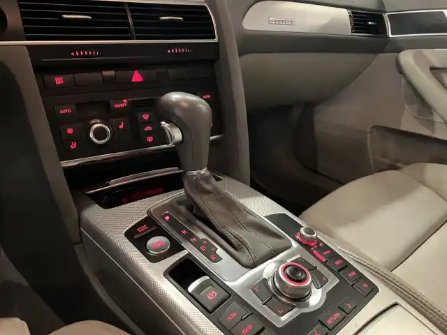 Sininen Sedan, Audi A6 – YGF-846