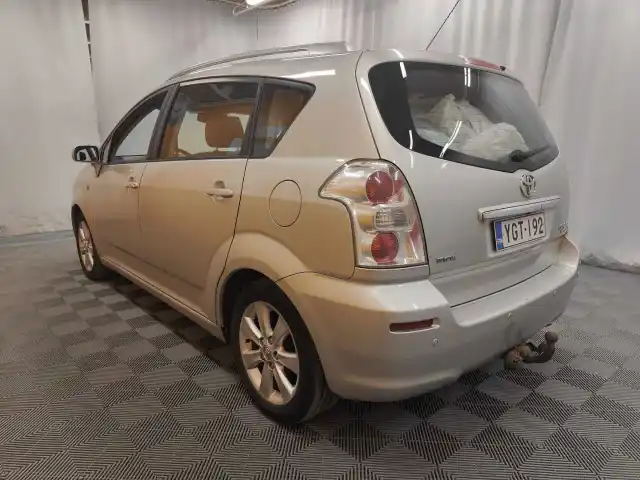 Hopea Tila-auto, Toyota Corolla Verso – YGT-192