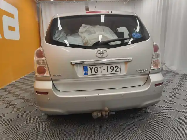 Hopea Tila-auto, Toyota Corolla Verso – YGT-192