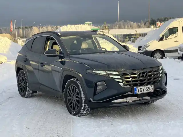 Sininen Maastoauto, Hyundai Tucson – YGV-695